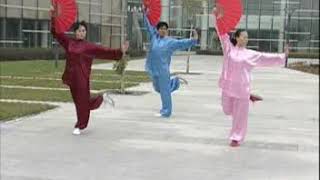 Thôn hậu oai:bài tâp mẫu võ quạt