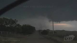 ***not for broadcast*** contact brett adair with live storms media to
license. brett@livestormsnow.com another day of severe weather ripped
across the plains...
