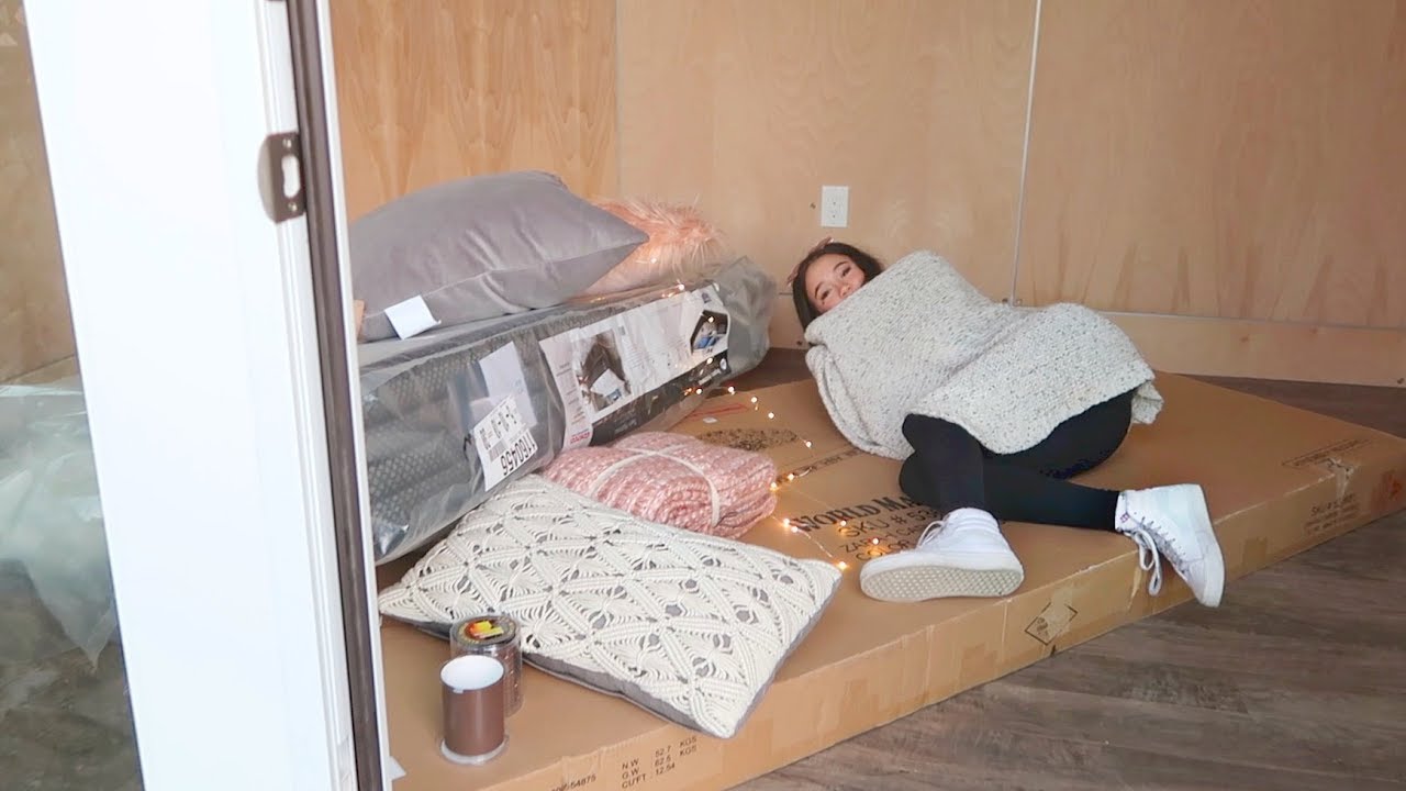 Shopping For Room Decor for MY STUDIO!! FionaFrills Vlogs