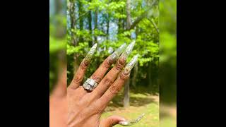 Enjoy the greenery 🌞🌳✌🏾420 Nails