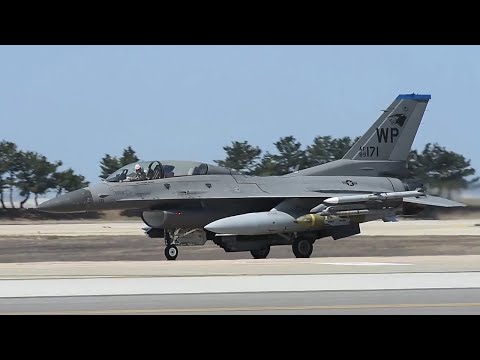 JDAM 등을 장착하고 출격 준비를 하는 주한미공군 8전투비행단 F-16C/D 파이팅 팰컨 전투기