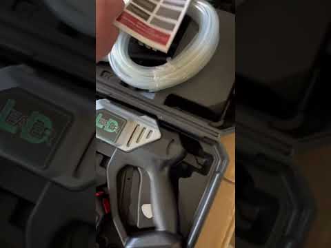 Акумуляторна мийка Лідер високого тиску зі шлангом, ємністю для розпилювача та кейсом., видео 1