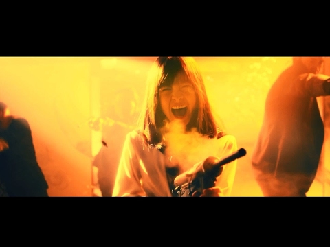 橋本環奈主演『セーラー服と機関銃 -卒業-』機関銃姿初公開