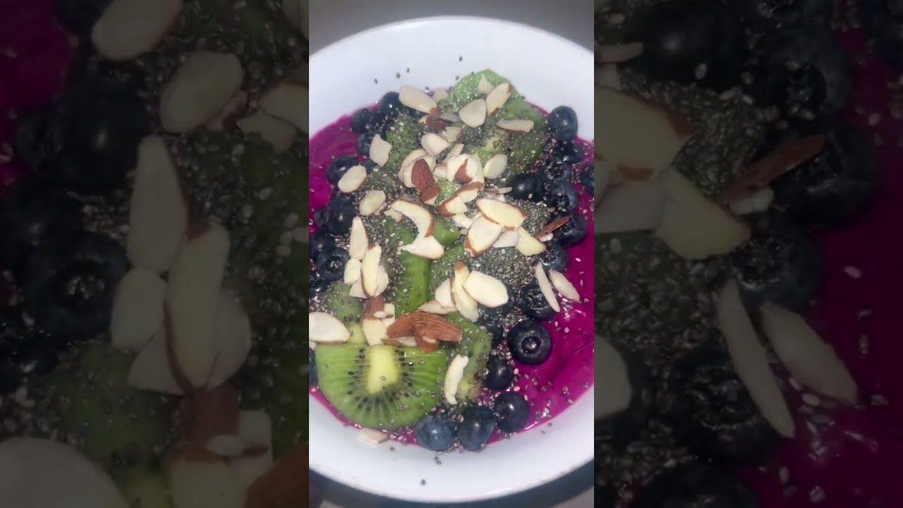 SMOOTHIE BOWL FOR GUT + VAGINAL HEALTH | Build Your Own Using this Recipe! 