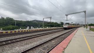 WAP 7 Lallaguda 22618/KSR Bengaluru - Tirupati InterCity SF Express