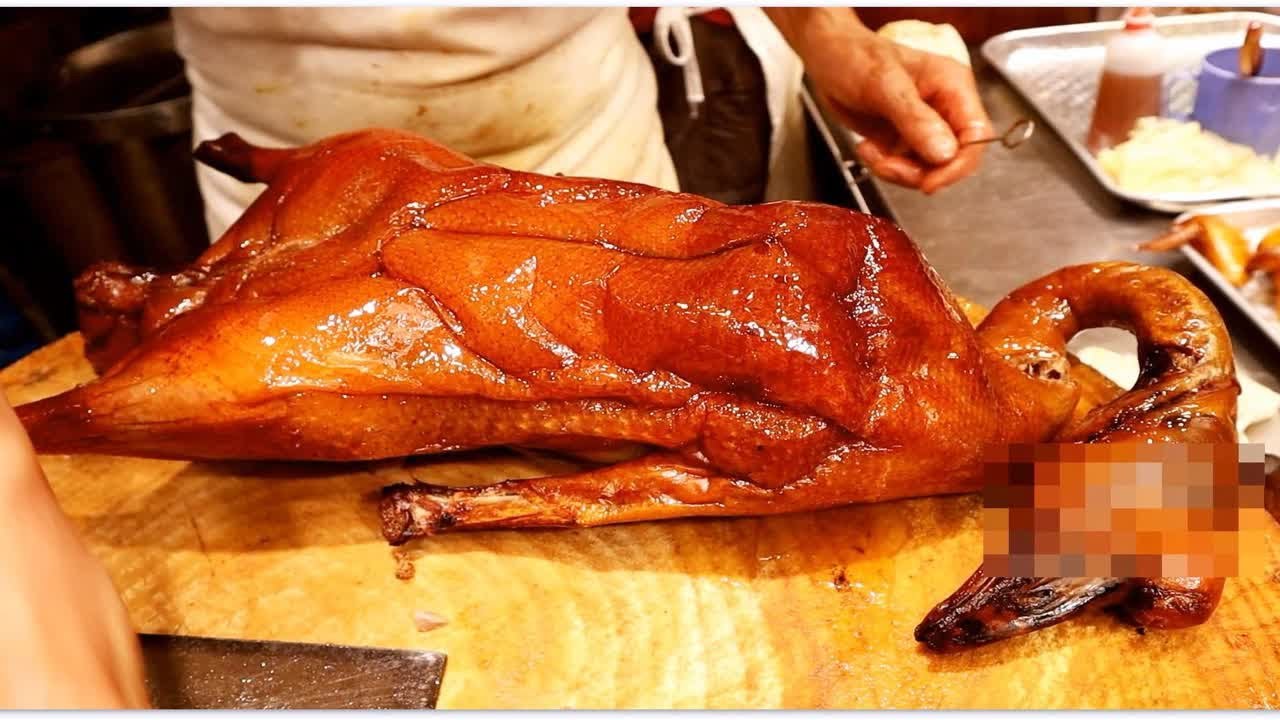 生日不吃蛋糕 烧鹅烧乳猪烧肉样样要 烧腩骨烧鸭无得顶 新鲜出炉 辣手货 烧乳鸽皮脆肉嫩 爆汁好吃 半肥瘦叉烧 烧腊饭好抵食 香港美食 大龙凤烧味店深水埗