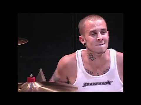 Blink 182 - All The Small Things Live 1999 (Mark Tom and Travis Show)