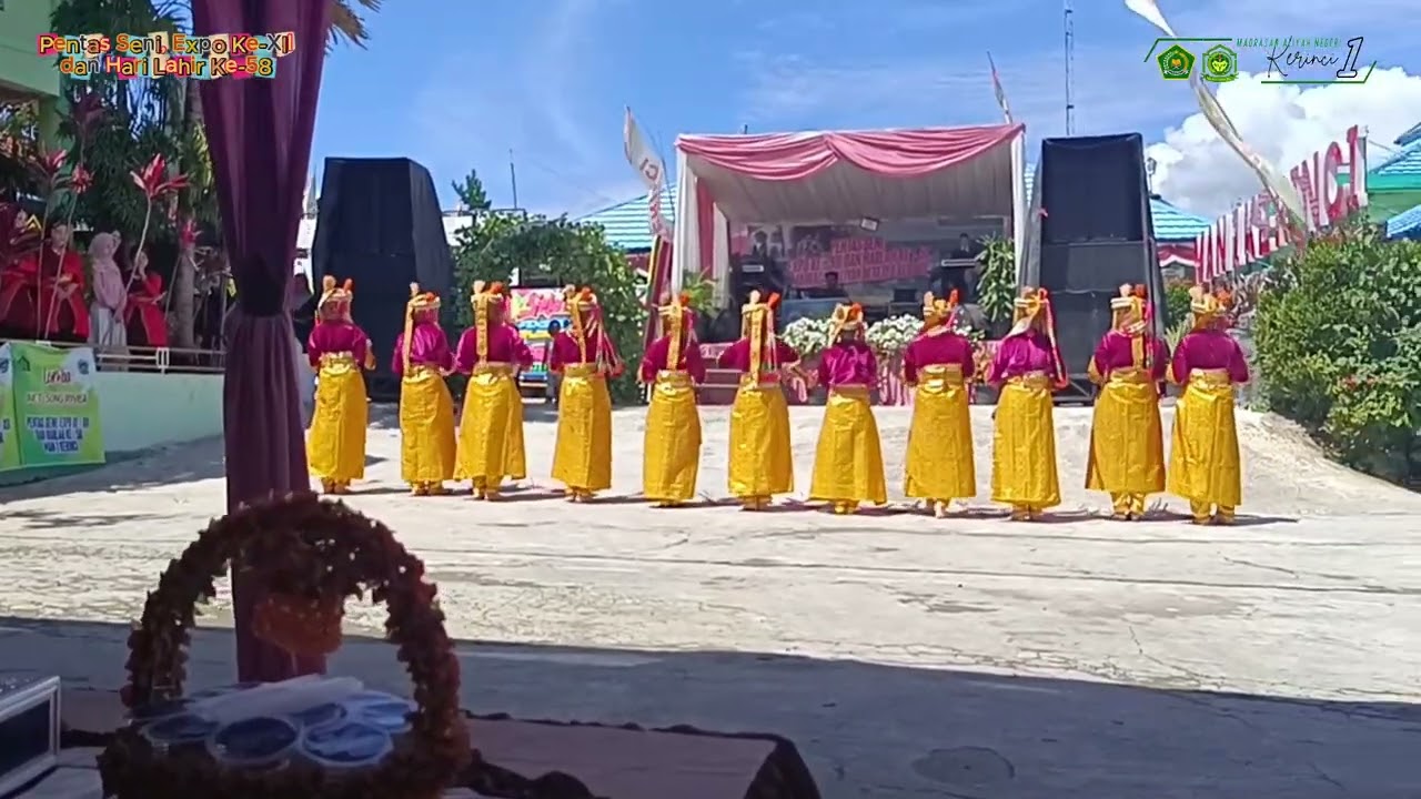 Tari Munganyam Buleuh - Tari Kreasi Daerah Kerinci - Siswi MAN 1 Kerinci