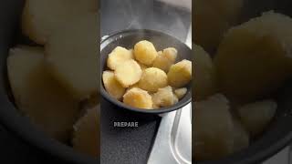Easy Crispy Roast Potatoes 👊#roastpotatoes #roastdinner