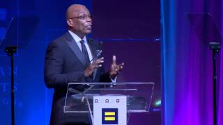 Paris Barclay Receives the HRC Visibility Award