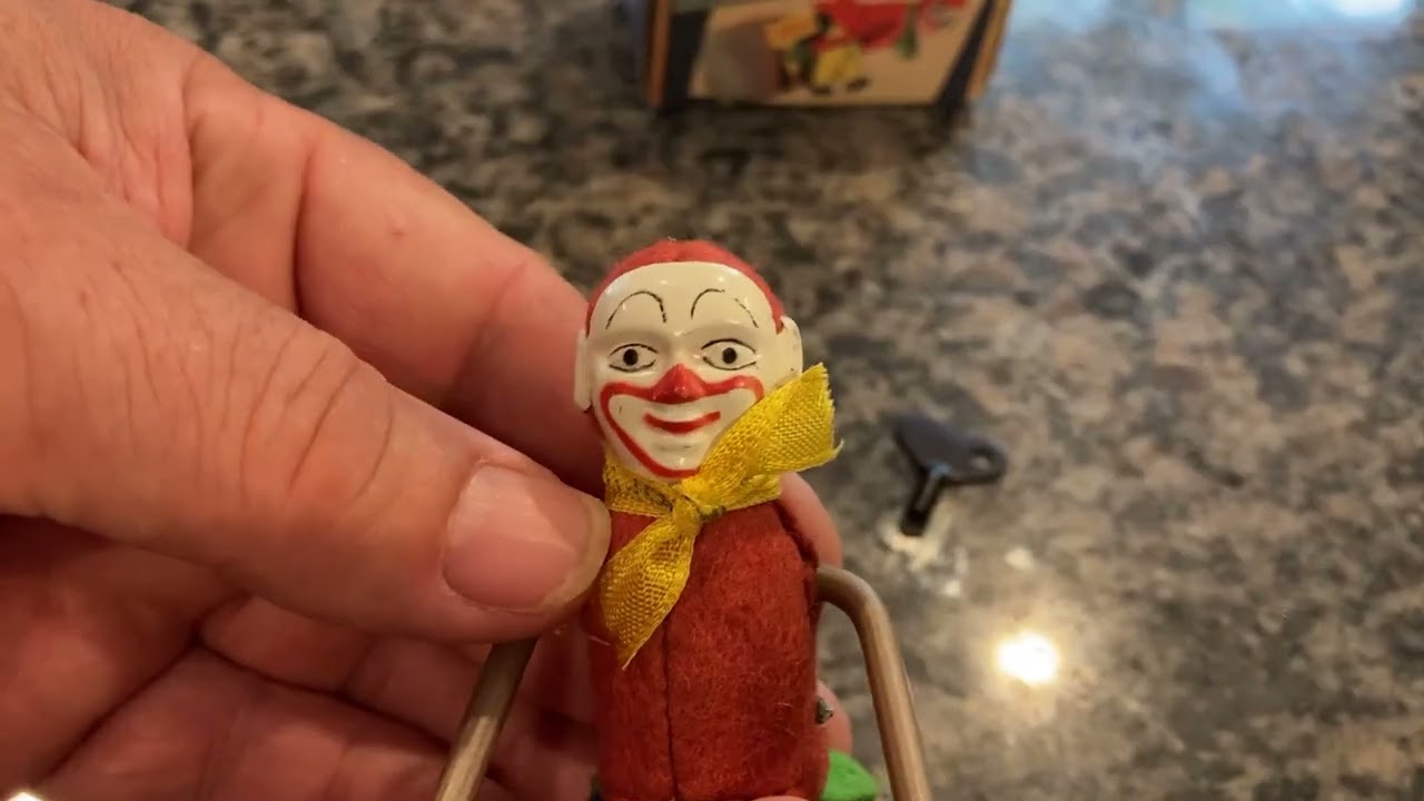 VINTAGE, NOS, RARE SCHUCO TURN CLOWN NR. 882 IN ORIGINAL BOX WHICH