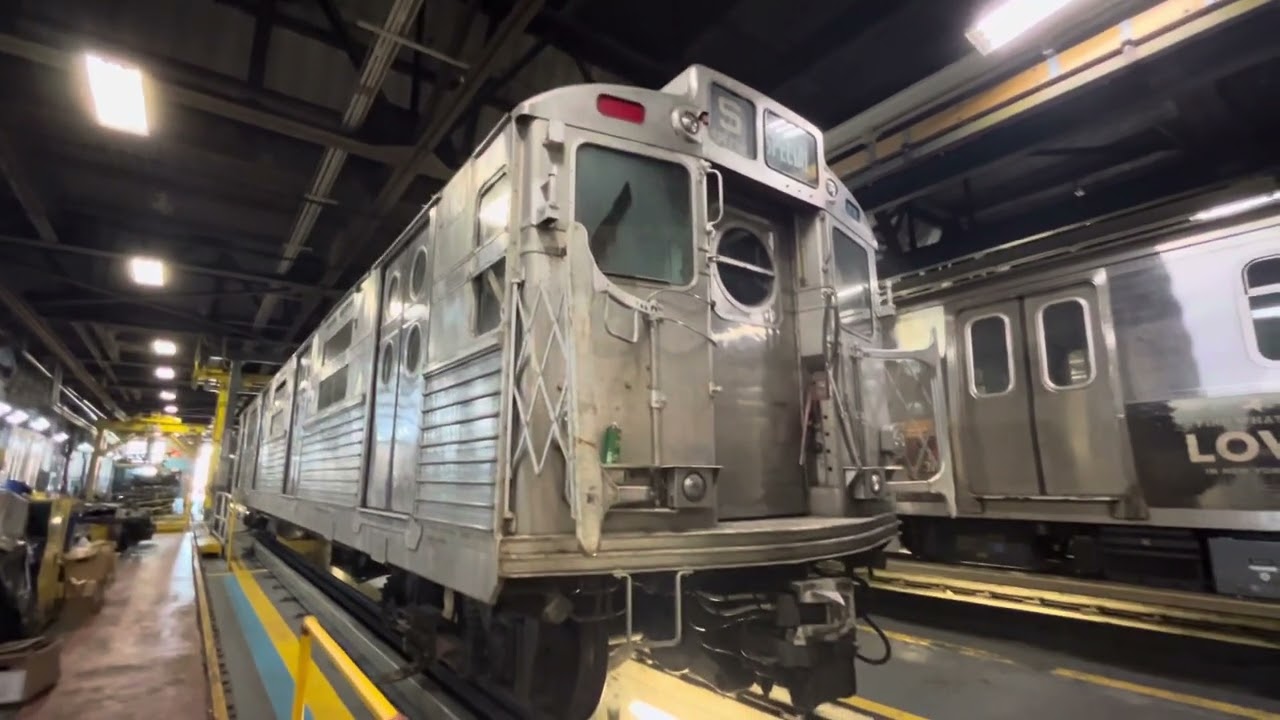 MTA (NYCTA) 207 Street Yard maintenance shop for both division