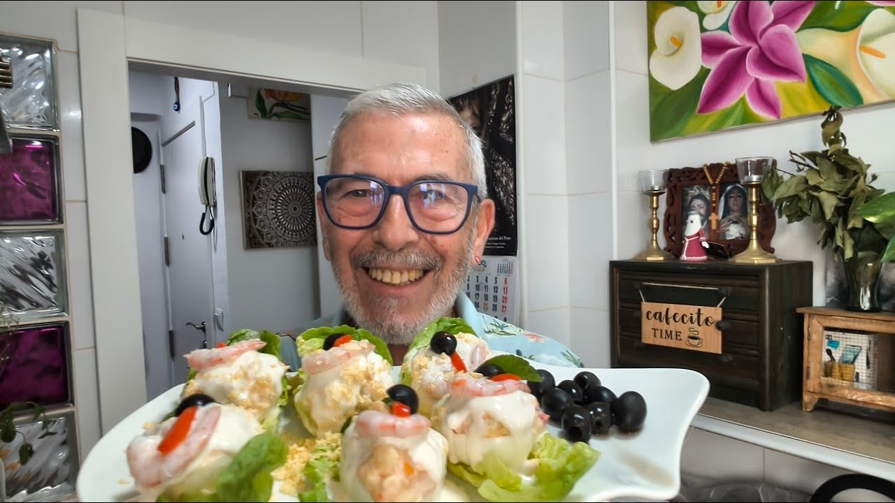 Huevos rellenos de ensaladilla rusa una delicia .