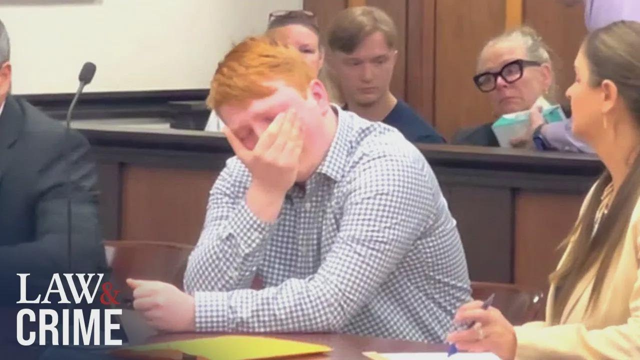 Adolescente accusato di omicidio: la scusa dei farmaci per l’acne distrutta in tribunale