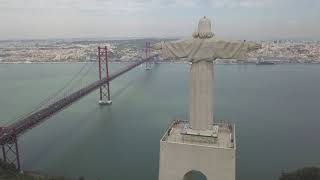 Lisboa, vistas aereas del puente 25 de abril y Cristo Rey