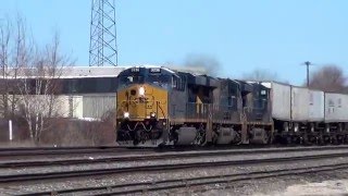 Fast CSX Van Train Hits The Horn