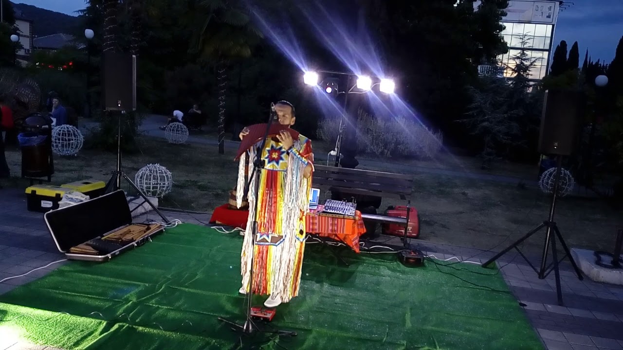 Пос.Лазаревское: музыка перуанских индейцев. - YouTube