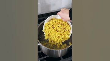 Copycat Trader Joe’s Hatch Chile Mac and Cheese is 🔥 Recipe in bio #easyrecipe #comfortfood