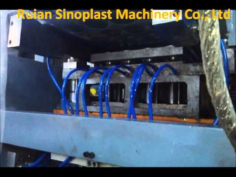 PP lid machine with stacking