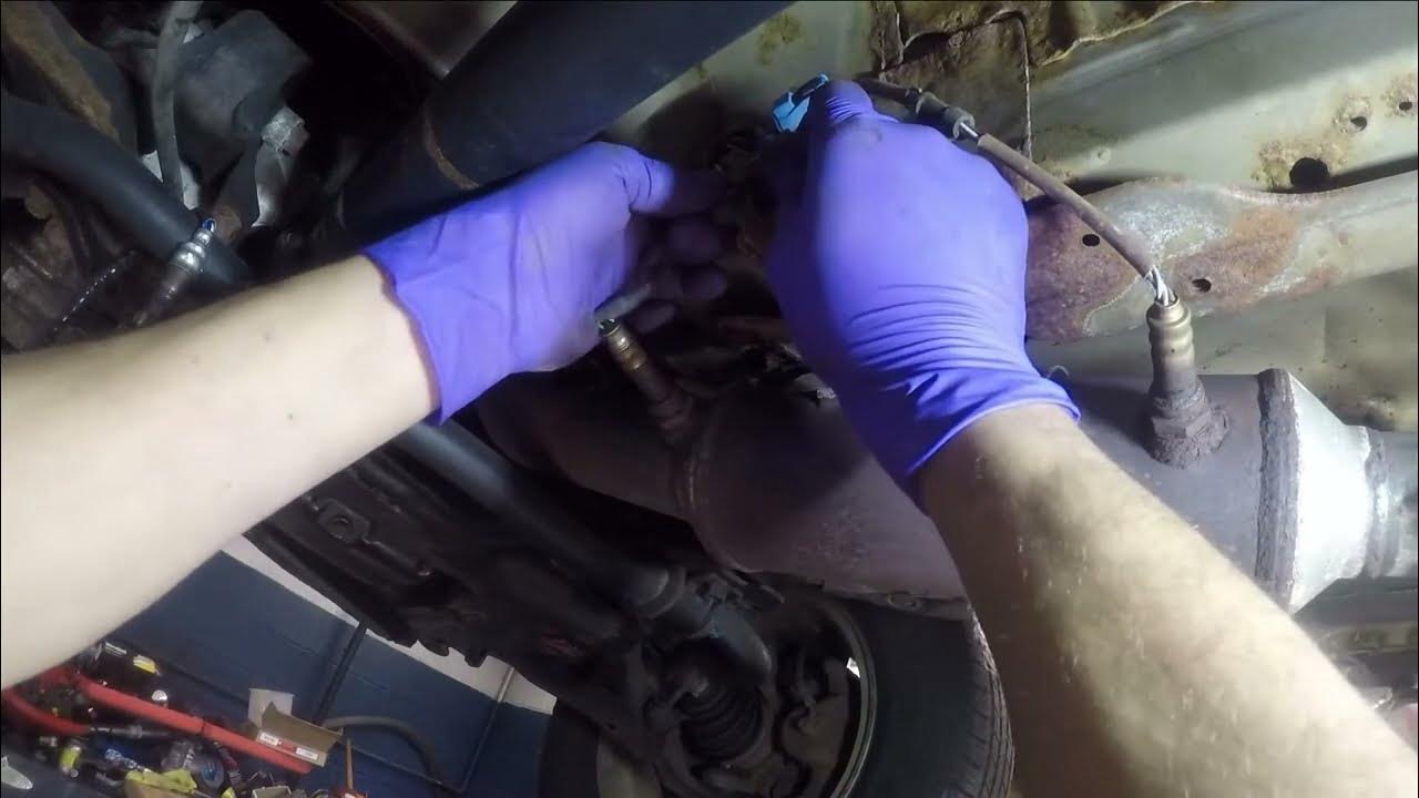 How to fix 20022006 Honda CRV O2 (oxygen) Sensor YouTube
