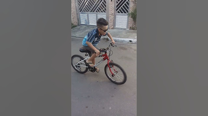 Pedrinho dando Grau na Bicicleta
