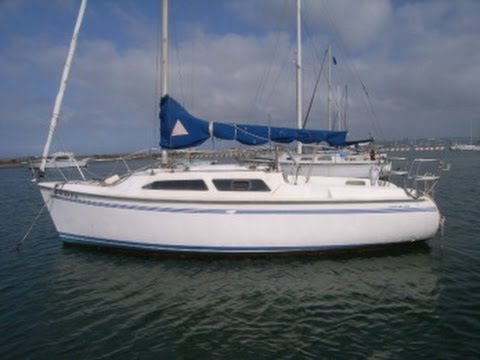 1999 25 ft. Catalina C-250k Sailboat on GovLiquidation.com 