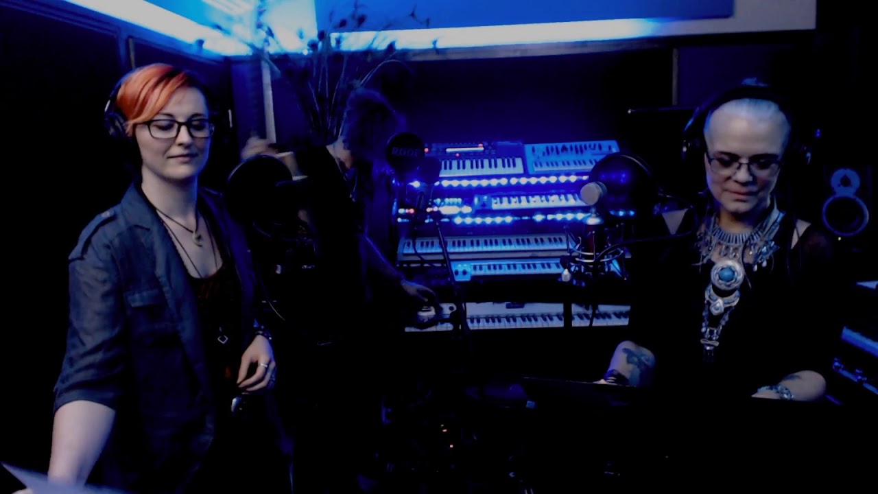 MYUNA set 2: I Want to Fly, Only Love is Real by MYUNA & Teardrop by Massive Attack