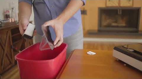 Cleaning your Neato (Dirt Bin & Brush Cleaning)