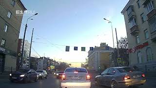 18+ Момент страшного ДТП попал на видеорегистратор 18+ Момент страшного ДТП попал на видеорегистратор
