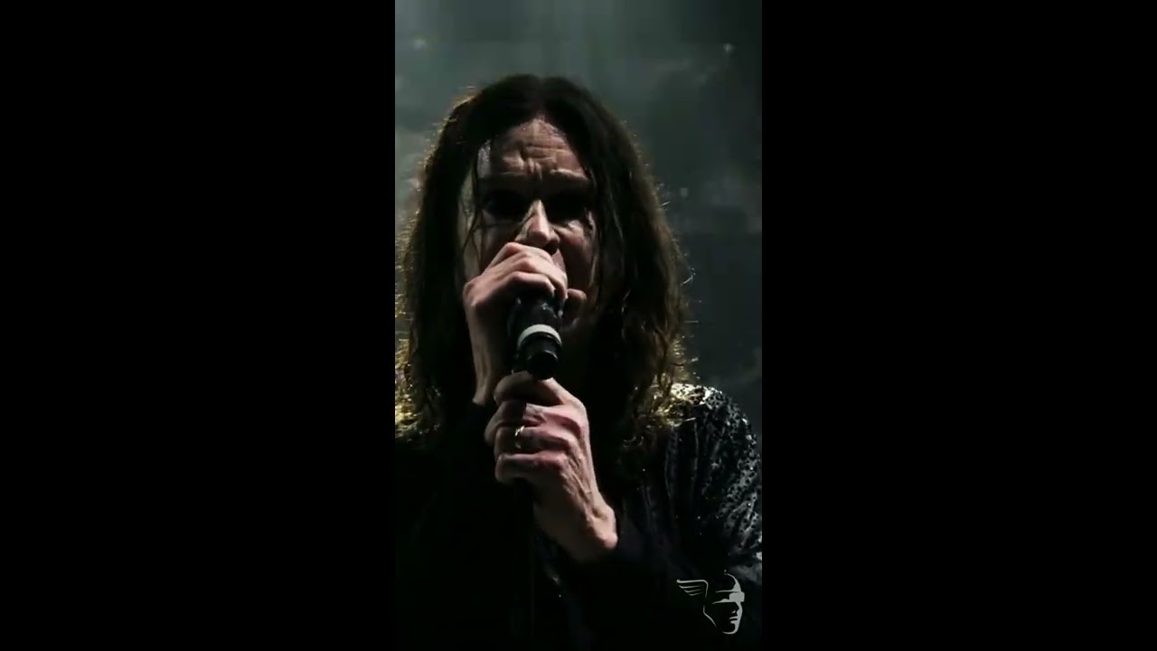 Black Sabbath Paranoid Live Shorts