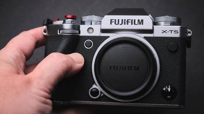 Brand New FUJIFILM X-T5 - Comparing it to it's Predecessor: the X-T4 