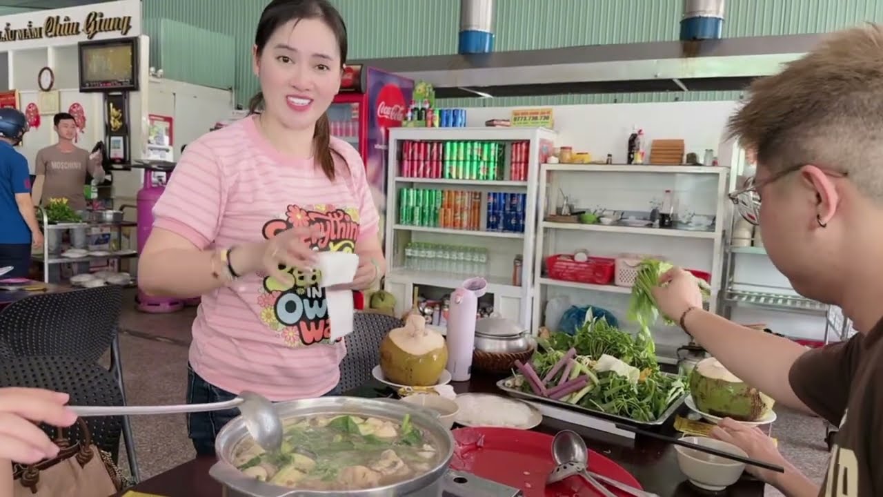 Hồng Loan lần đầu thử Lẩu Mắm Kiên Giang