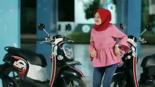 Goyang Hijab Keren - HOLIDAY