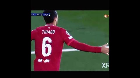 ác bạn thích cú sút xa của cầu thủ nào thì bl đi và nhớ cho mình 1