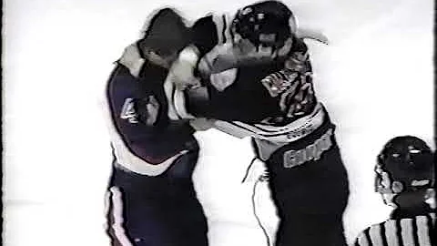 Dennis Maxwell vs Daryl Lavoie OHL