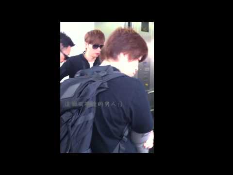 110924 黃鴻升 in香港國際機場