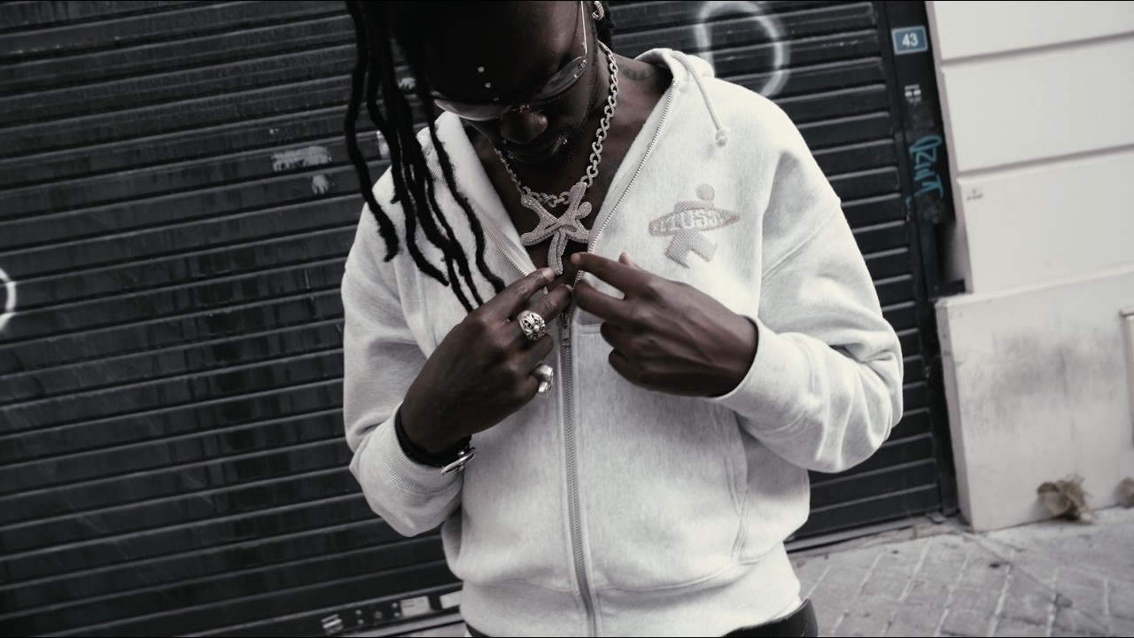 Watch diamond* - MAN ØN THE MØØN (Official Music Video) on YouTube Watch diamond* - MAN ØN THE MØØN (Official Music Video) on YouTube