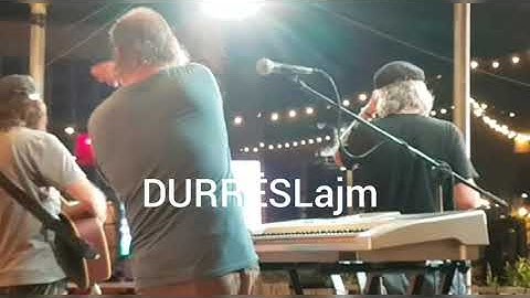 "Tre Musketierët" e rock-ut shqiptar performojnë në "Festën e Miqësisë" në Durrës