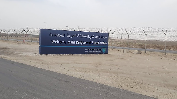 ROAD TRIP FROM KUWAIT TO BAHRAIN VIA SAUDI - part 2 driving from Kuwait into Saudi