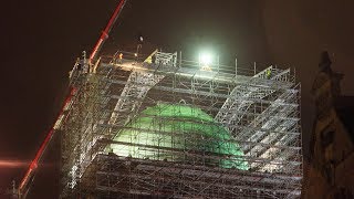 Mobilkran Hebt Gerüstteile Auf Das Anzeiger-Hochhaus In Hannover