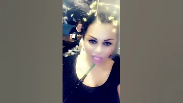 منو يجي يدخن اركيلة وياي 