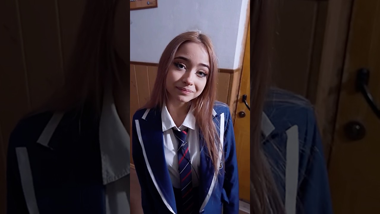 Красивая школьница с физруком HD