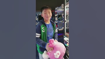 Alex wins Hello Kitty for Mom at Round 1