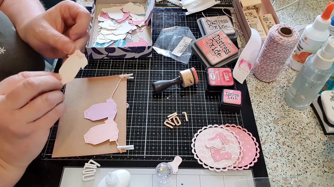 FAIRE UNE CARTE BÉBÉ FILLE