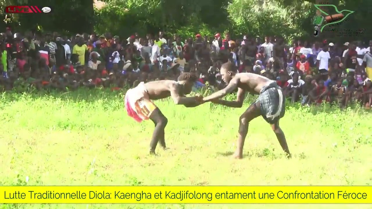 Lutte Traditionnelle Diola : Kaengha et Mlomp Kadjifolong entament une confrontation féroce