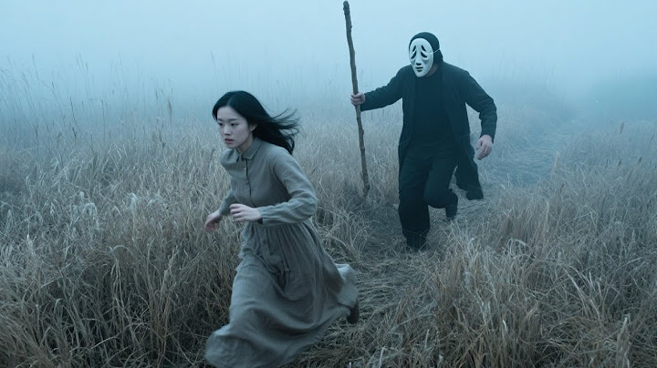 美女砍柴回家却遭遇劫匪，对方不仅想劫财还要劫色，还好美女机智成功应对！#正能量#情感#剧情