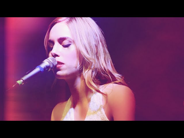 Allie Farris - Talk To Me