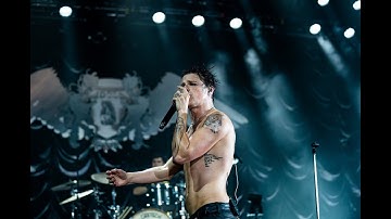Yungblud - Changes (Black Sabbath cover) @ Praha, Sportovní hala Fortuna, 17. 10. 2025