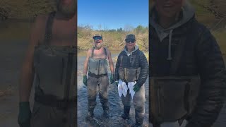 A primavera chegou mais cedo... Big Dave largou a camisa e foi só de wader 😂