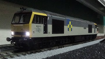 DCC Fitting Guide: SoundTraxx TSU-2200 DCC Sound Decoder In A Hornby Class 60 Diesel Locomotive